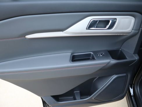 New 2026 Ford Explorer Active RWD image 17