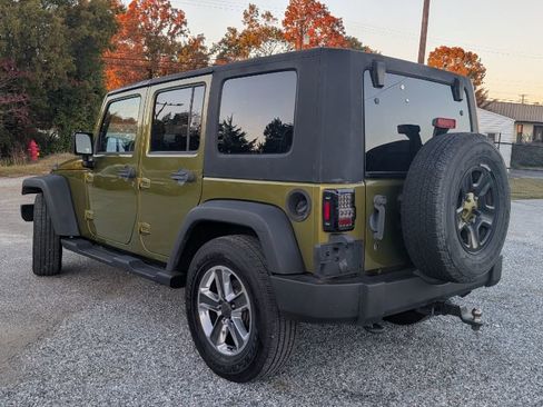 Used 2010 Jeep Wrangler Unlimited Sport image 4