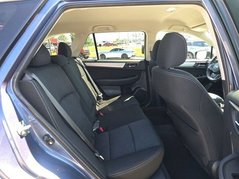 Used 2018 Subaru Outback 2.5i Premium AWD/4WD image 17