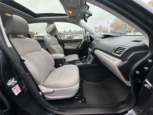 Used 2016 Subaru Forester 2.5i Touring w/ Eyesight & Navigation System image 27