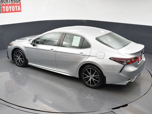 Used 2023 Toyota Camry SE image 18
