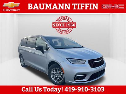 Used 2024 Chrysler Pacifica Touring-L