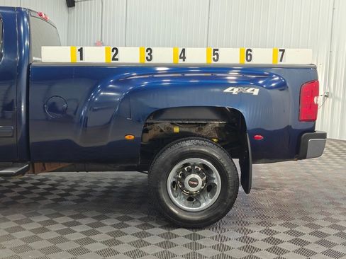 Used 2011 GMC Sierra 3500 SLT w/ SLT Convenience Package AWD/4WD image 32