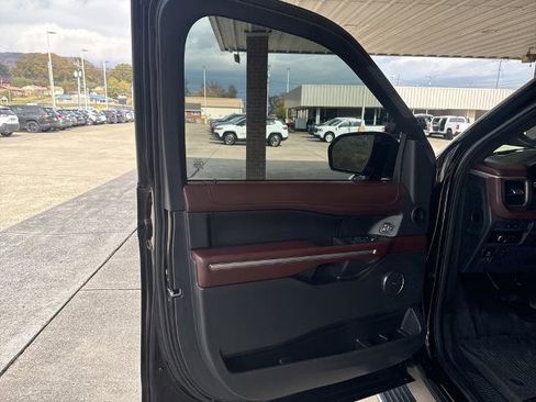 Certified 2023 Ford Expedition Limited image 16
