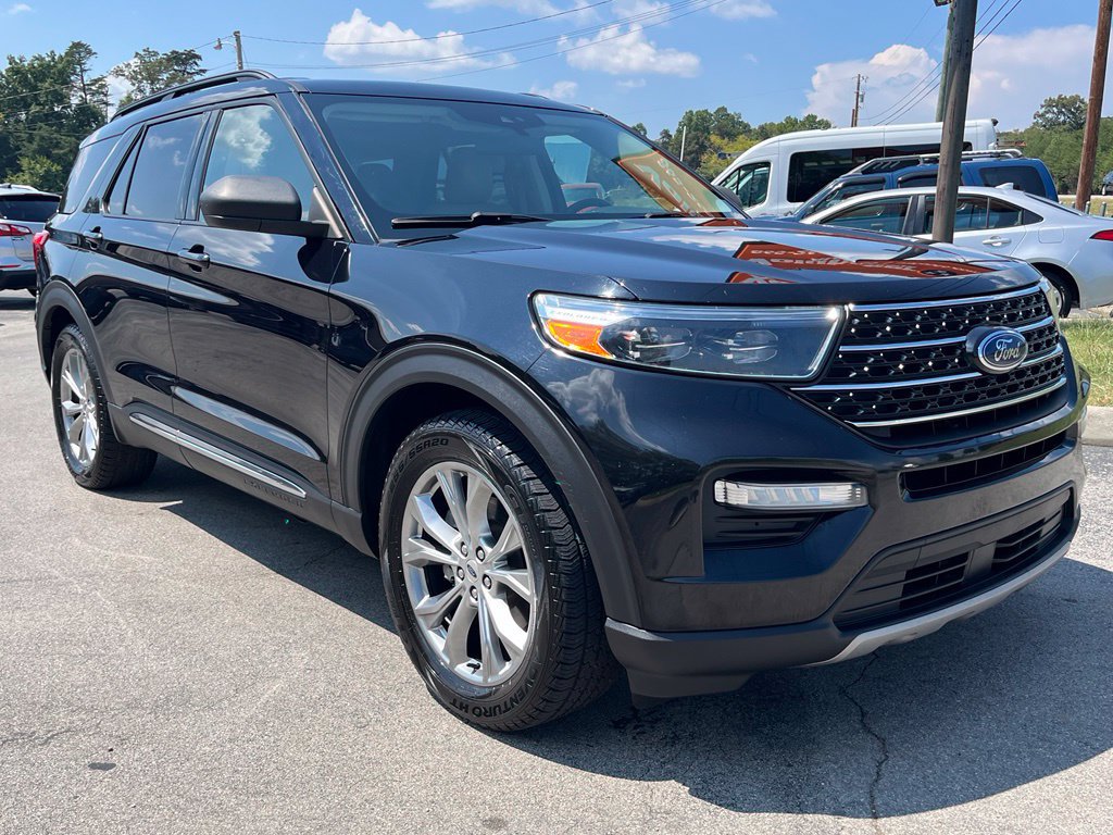 Used 2020 Ford Explorer XLT w/ Equipment Group 202A RWD image 2