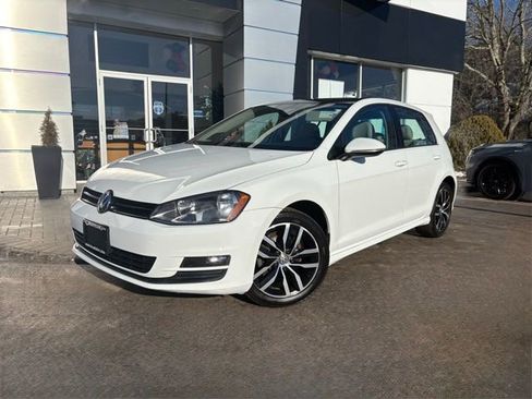 Used 2015 Volkswagen Golf SE w/ Golf Sport Package image 2