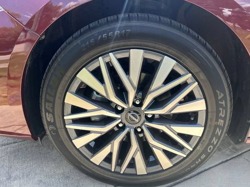 Used 2025 Nissan Altima 2.5 SV FWD image 23