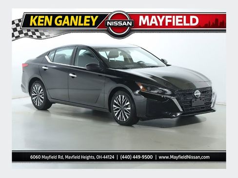 Certified 2025 Nissan Altima 2.5 SV FWD image 1