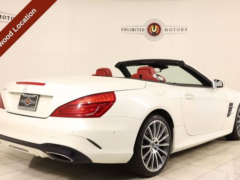 Used 2020 Mercedes-Benz SL 550 image 3