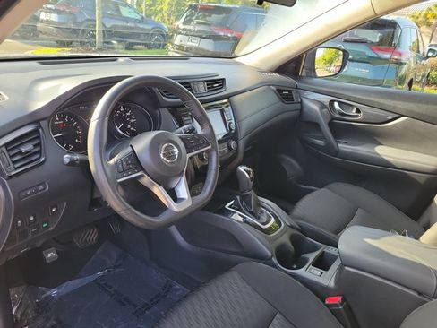 Used 2019 Nissan Rogue S w/ Special Edition Package FWD image 17