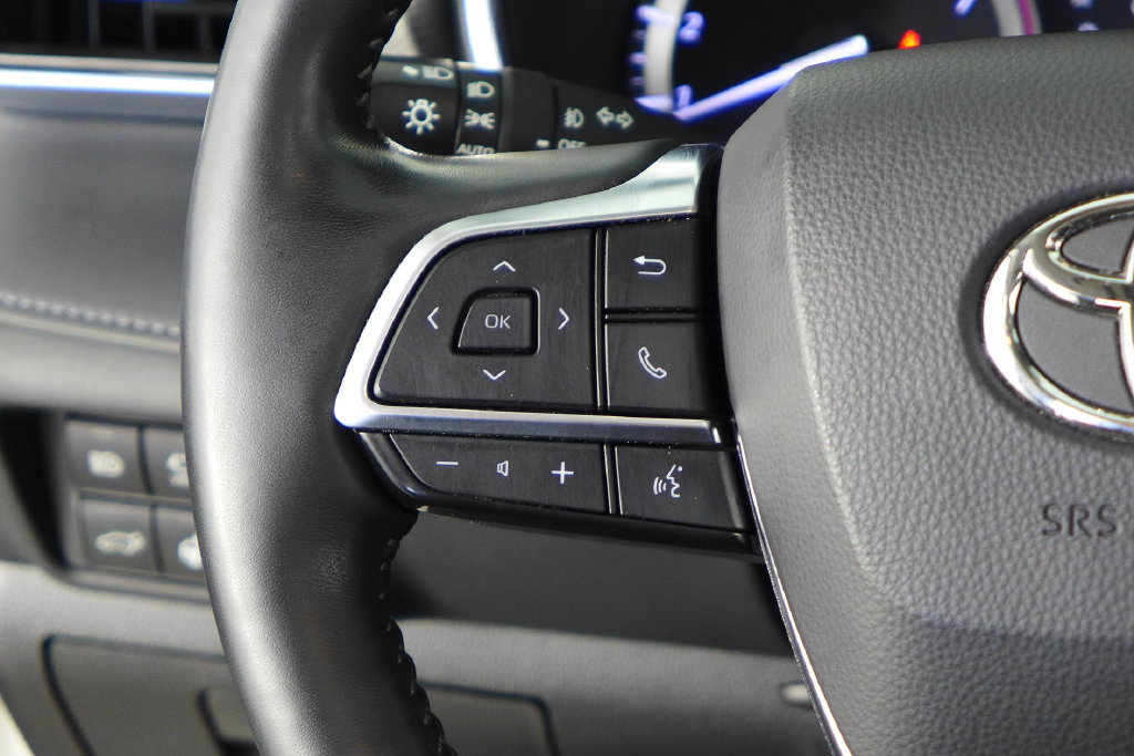 Used 2021 Toyota Highlander Platinum AWD/4WD image 31