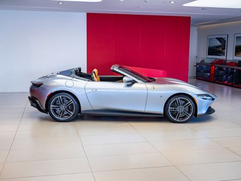 Certified 2024 Ferrari Roma Spider image 7