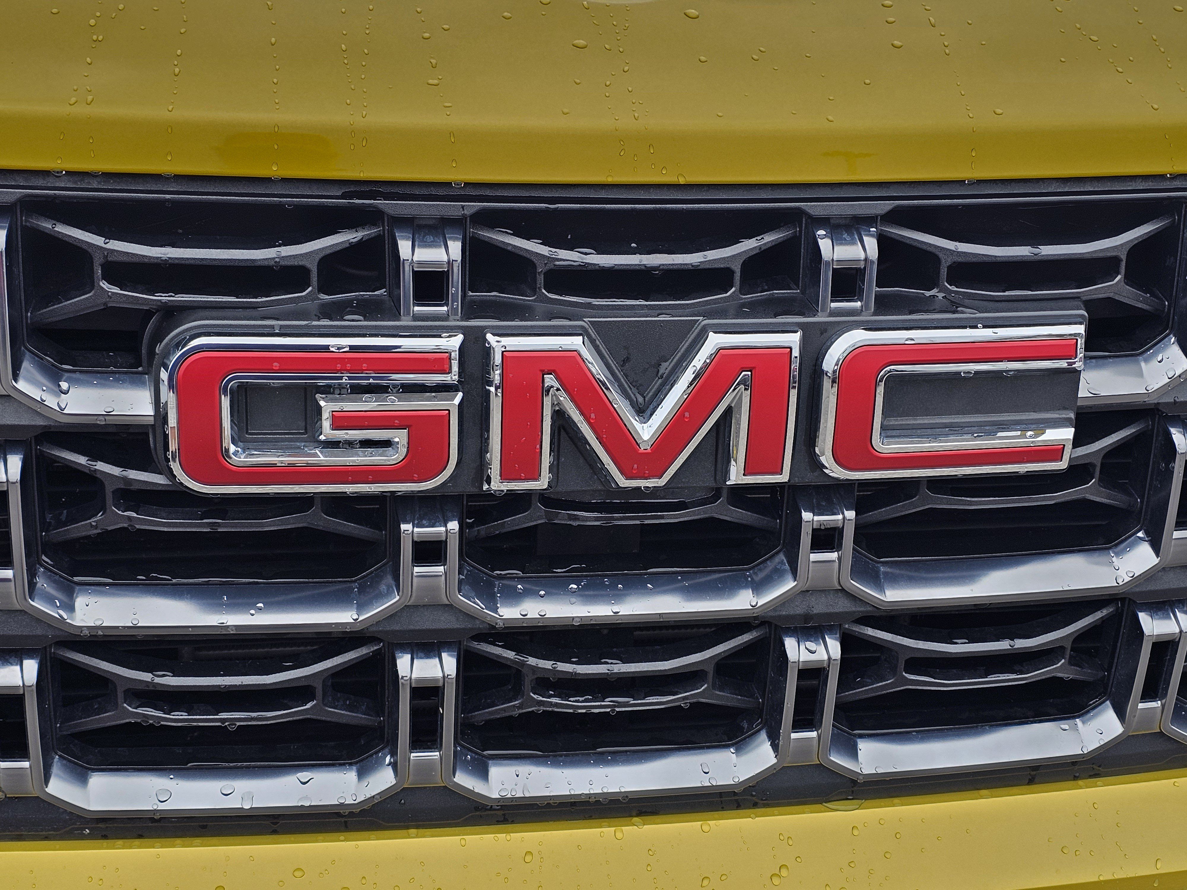 Used 2023 GMC Canyon AT4 w/ AT4 Premium Package AWD/4WD image 3