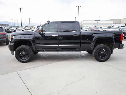 Used 2019 GMC Sierra 2500 Denali image 3
