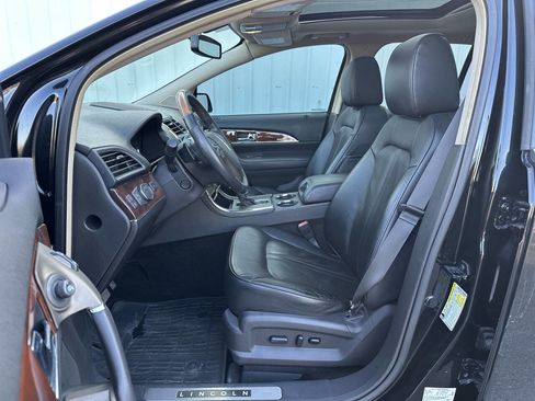 Used 2015 Lincoln MKX Base 4dr SUV w/ Equipment Group 102A image 13