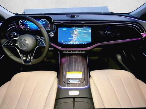 New 2026 Mercedes-Benz E 350 4MATIC Sedan image 7