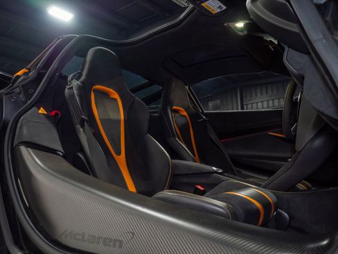 Used 2018 McLaren 720S Performance image 33