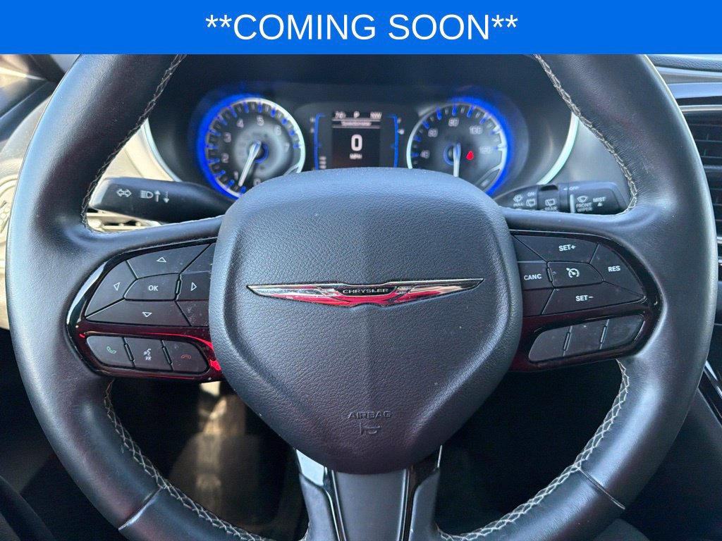 Used 2018 Chrysler Pacifica Touring-L w/ S Appearance Package FWD image 17