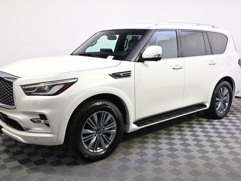 Used 2024 INFINITI QX80 Luxe AWD/4WD image 2
