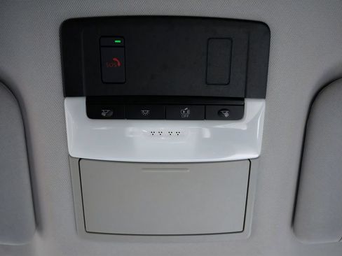 Used 2023 Nissan Pathfinder SL AWD/4WD image 16