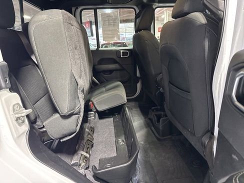 Used 2021 Jeep Gladiator Overland image 35
