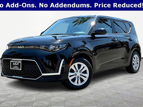 Certified 2023 Kia Soul LX image 1