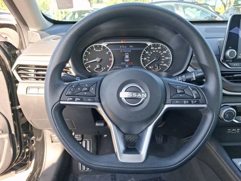 Used 2023 Nissan Altima 2.5 SV image 11