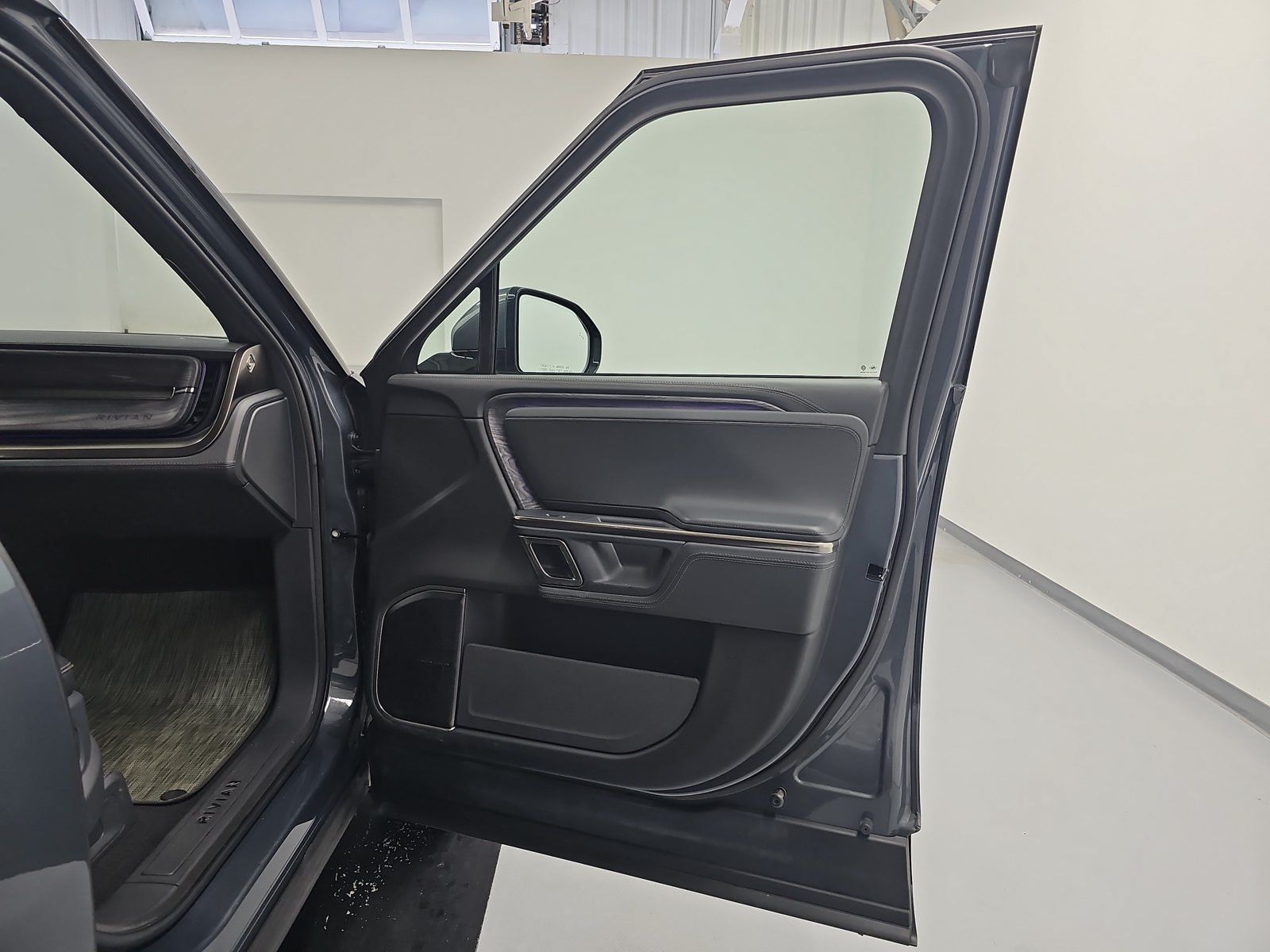 Used 2022 Rivian R1T Launch Edition AWD/4WD image 18