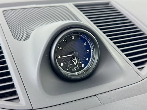 Used 2025 Porsche Macan image 17