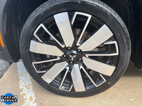 Used 2025 Mitsubishi Outlander SEL image 9