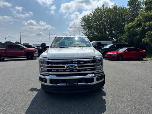 Used 2025 Ford F250 Lariat AWD/4WD image 2
