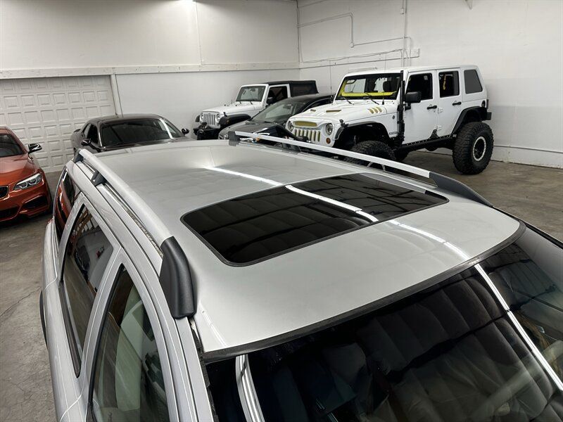 Used 2007 Volvo XC70 AWD/4WD image 8