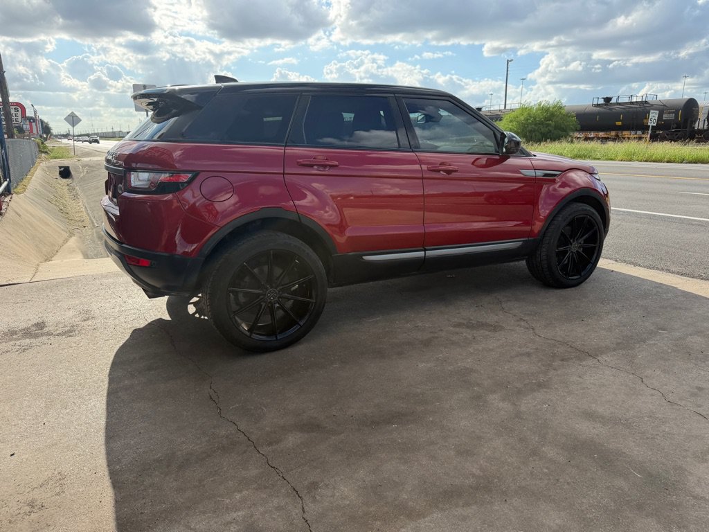 Used 2018 Land Rover Range Rover Evoque SE AWD/4WD image 17
