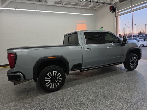 Used 2024 GMC Sierra 2500 Denali Ultimate image 6