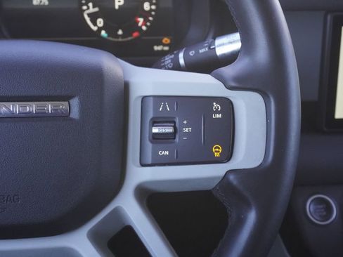 Used 2020 Land Rover Defender 110 SE image 13