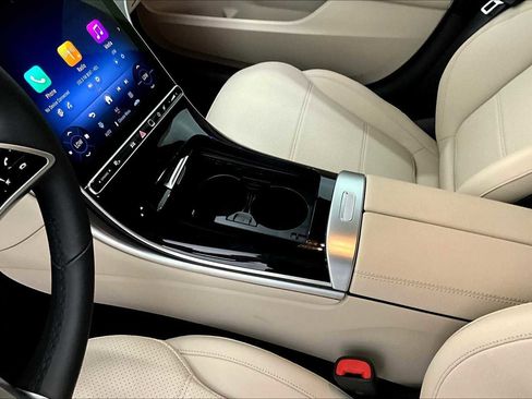 Used 2025 Mercedes-Benz C 300 Sedan image 7