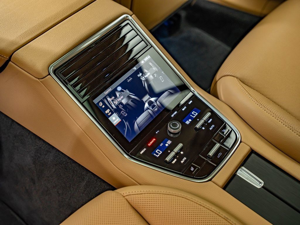Certified 2023 Porsche Panamera Platinum Edition RWD image 42