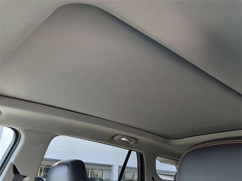 Used 2021 GMC Terrain SLT w/ Elevation Edition image 21