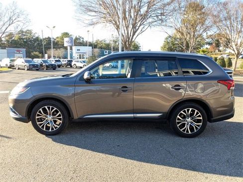 Used 2018 Mitsubishi Outlander GT image 11