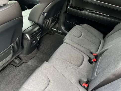 Used 2022 Hyundai Palisade SE w/ Cargo Package image 16