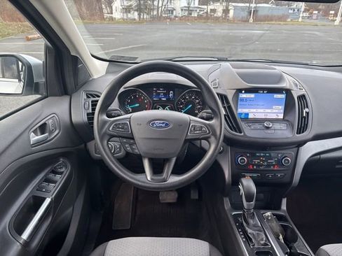 Used 2019 Ford Escape SE image 24