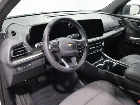 Used 2025 Chevrolet Traverse LT w/ LPO, Floor Liner Package AWD/4WD image 14