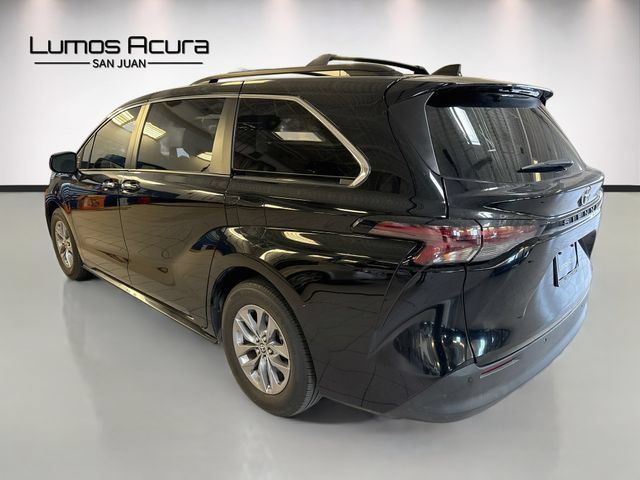 Used 2023 Toyota Sienna XLE w/ XLE Plus Package FWD image 5