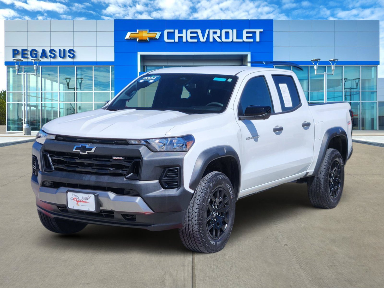 Certified 2024 Chevrolet Colorado Trail Boss w/ Technology Package AWD/4WD image 2