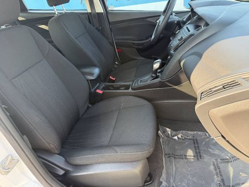 Used 2016 Ford Focus SE FWD image 17