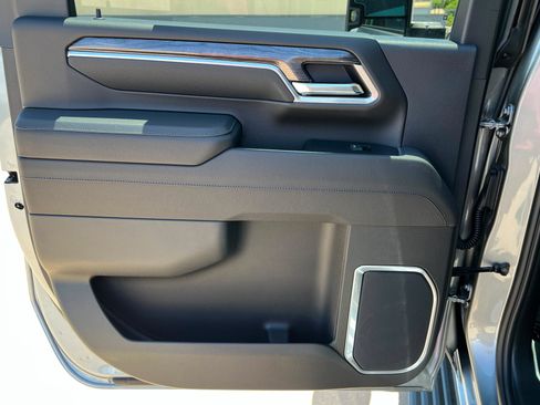 New 2026 Chevrolet Silverado 2500 LTZ w/ LTZ Plus Package AWD/4WD image 19