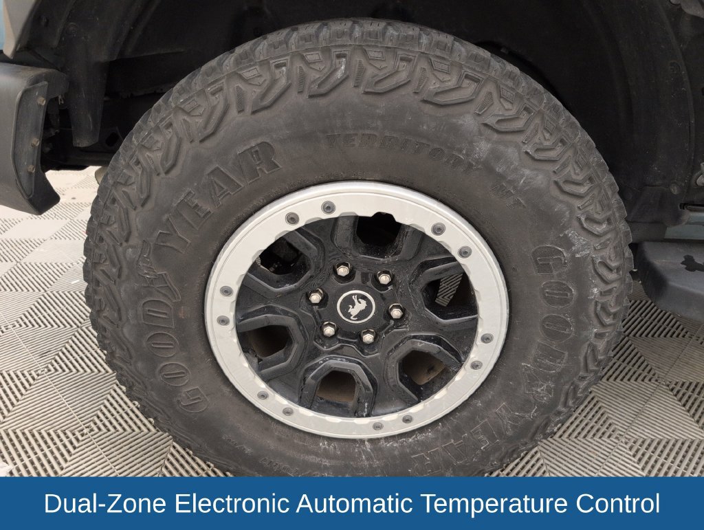 Used 2023 Ford Bronco Big Bend w/ Sasquatch Package AWD/4WD image 18