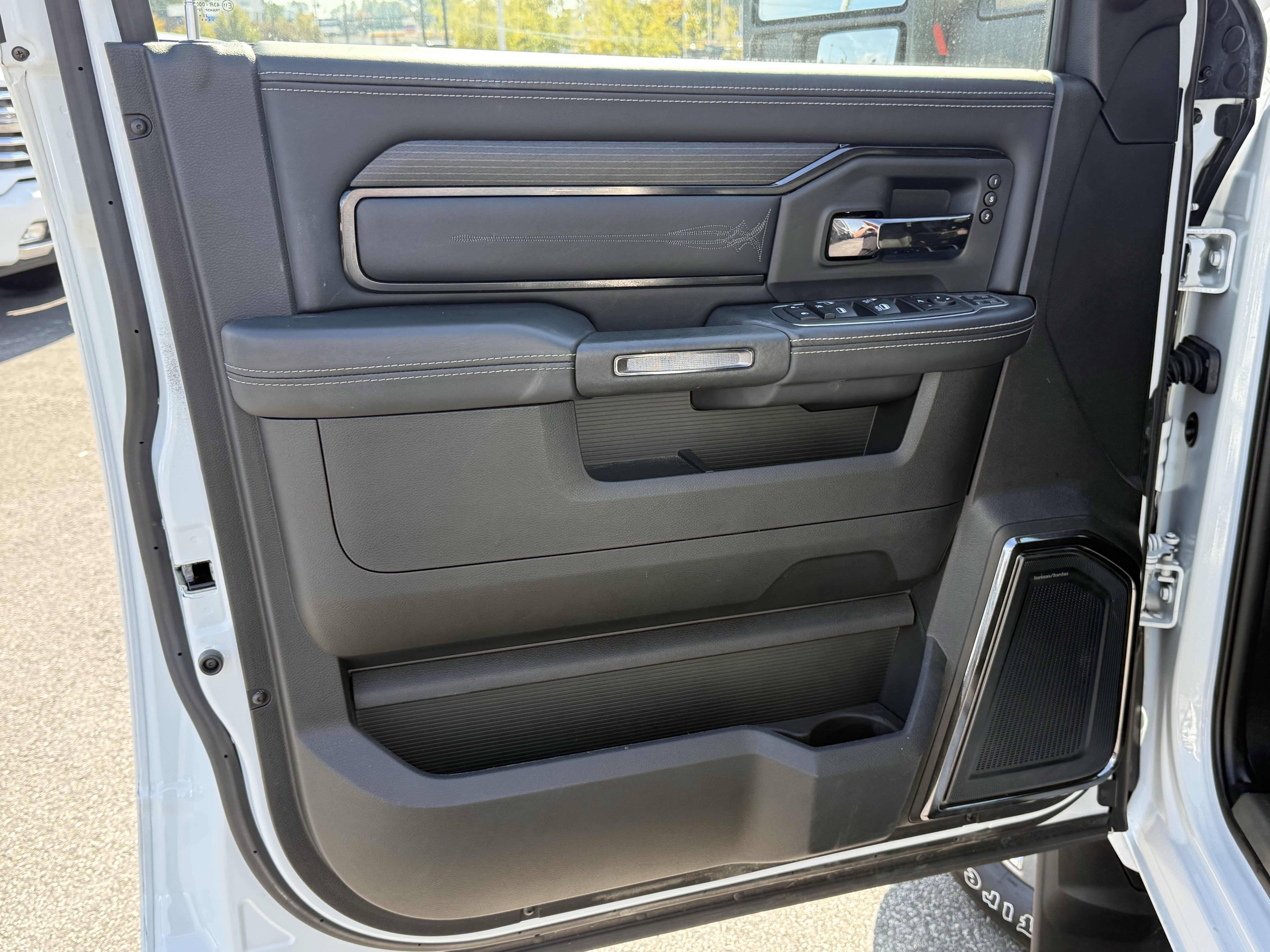 Used 2024 RAM 2500 Limited AWD/4WD image 14