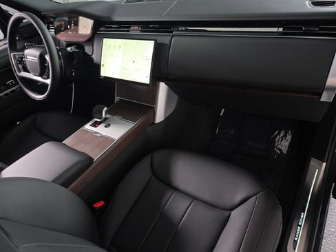 New 2026 Land Rover Range Rover Long Wheelbase SE AWD/4WD image 19