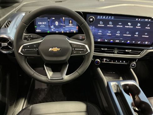 New 2026 Chevrolet Equinox EV LT image 24